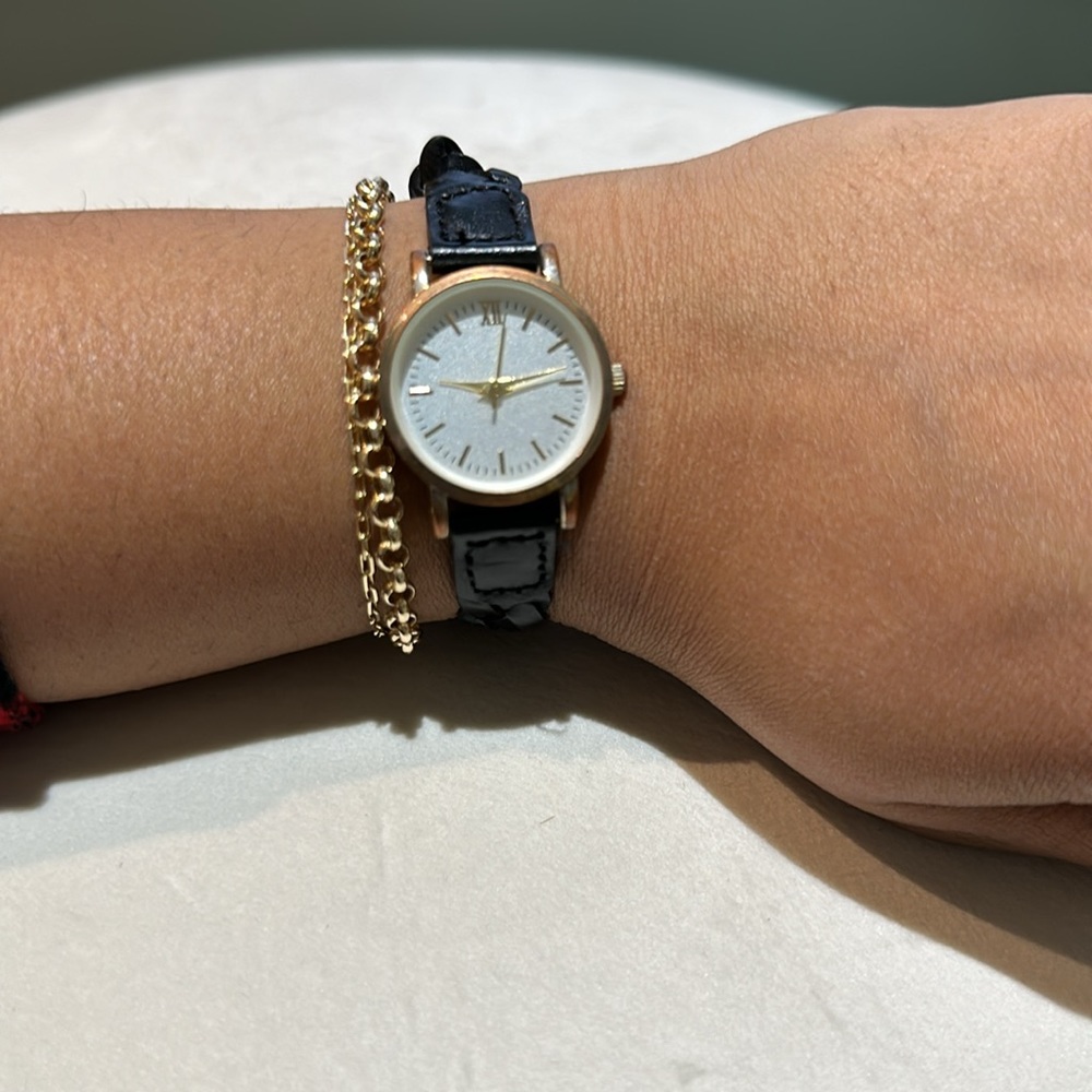 Watch - Picture 3 of 4